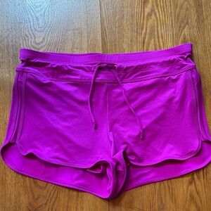 🩷 Athleta Vibrant Pink/Magenta Shorts Excellent Condition! Size Small